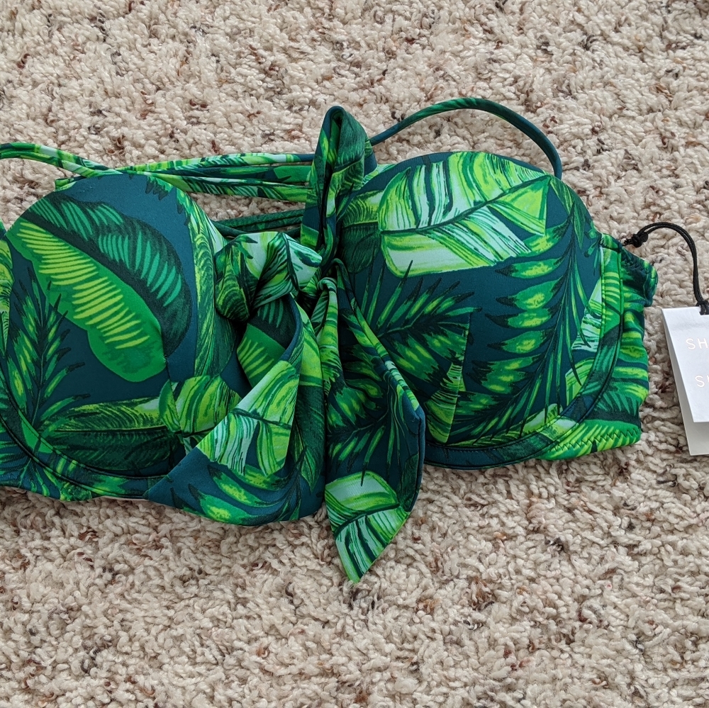 New shade and shore 36B tropical pattern swim top